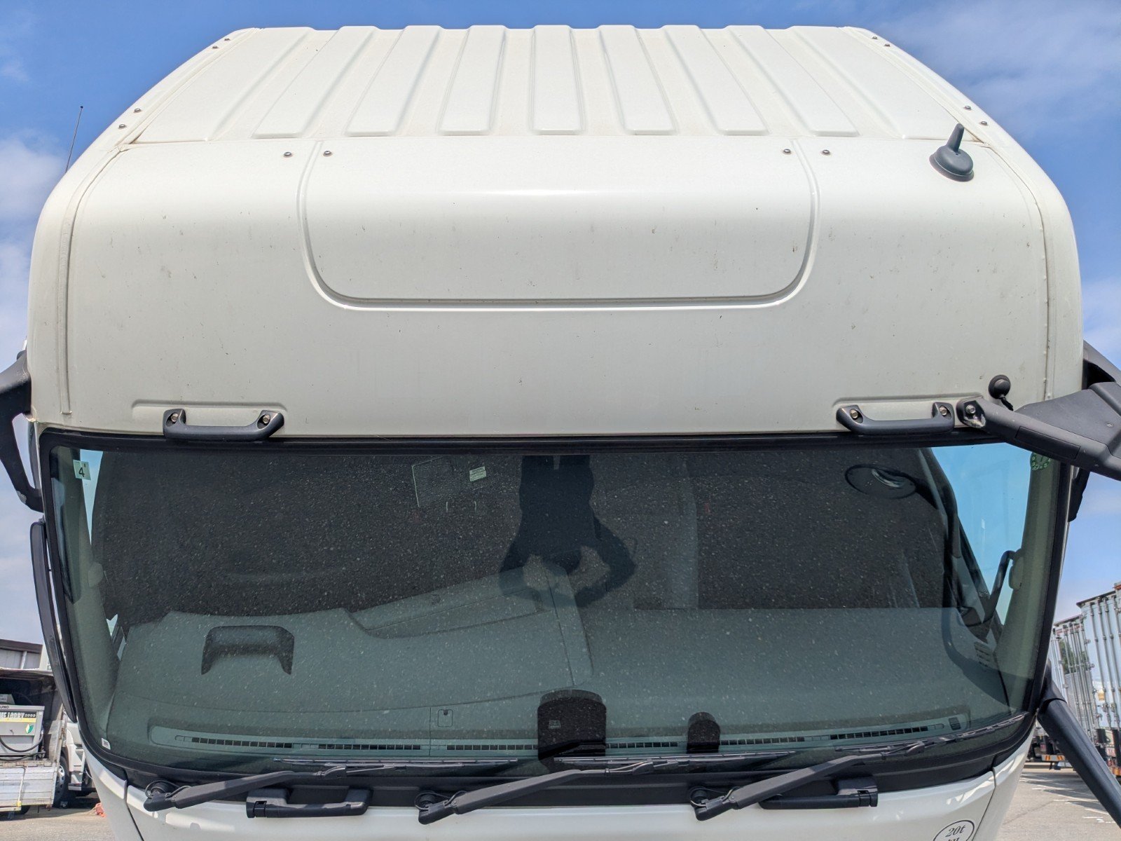 vehicle_image_20260507190242nbj2FdyuN3.jpg