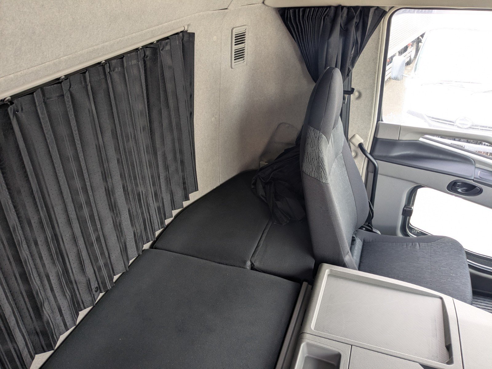 vehicle_image_2026050816441507bzNmeMQL.jpg