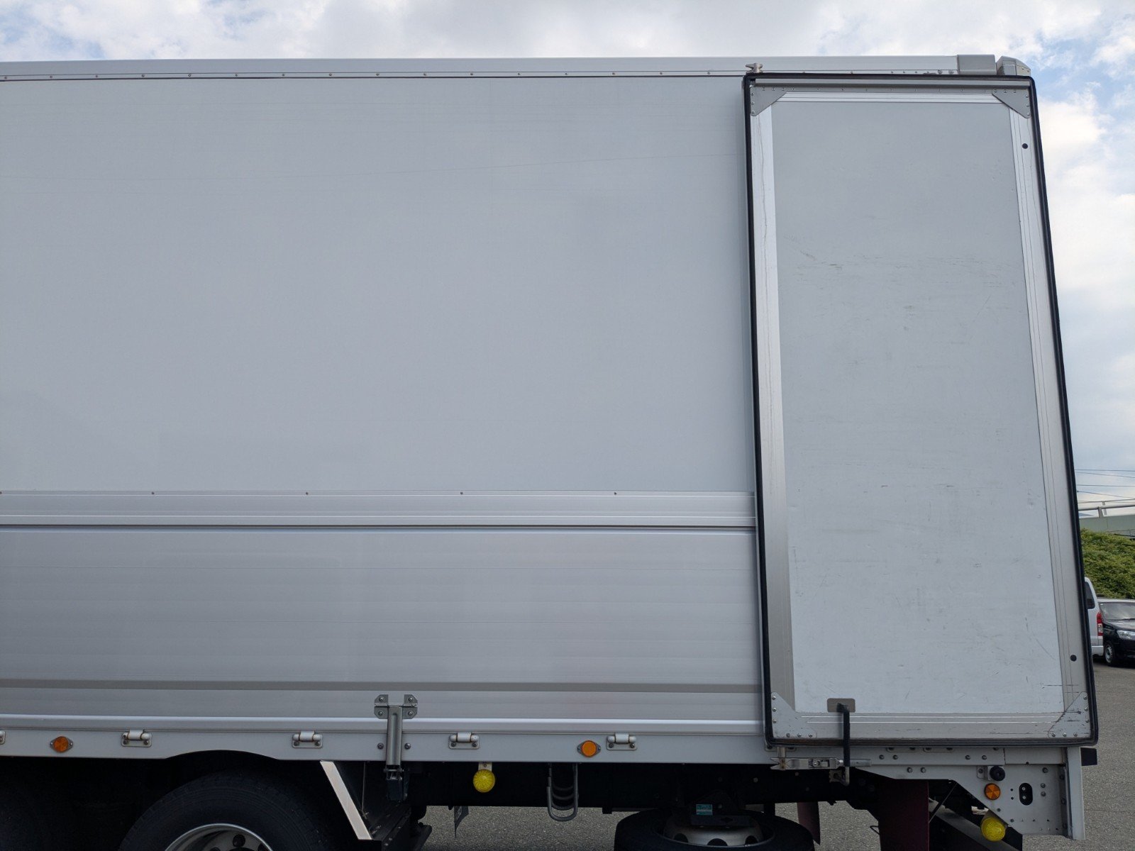vehicle_image_20260508164415QiJK3MDXUH.jpg