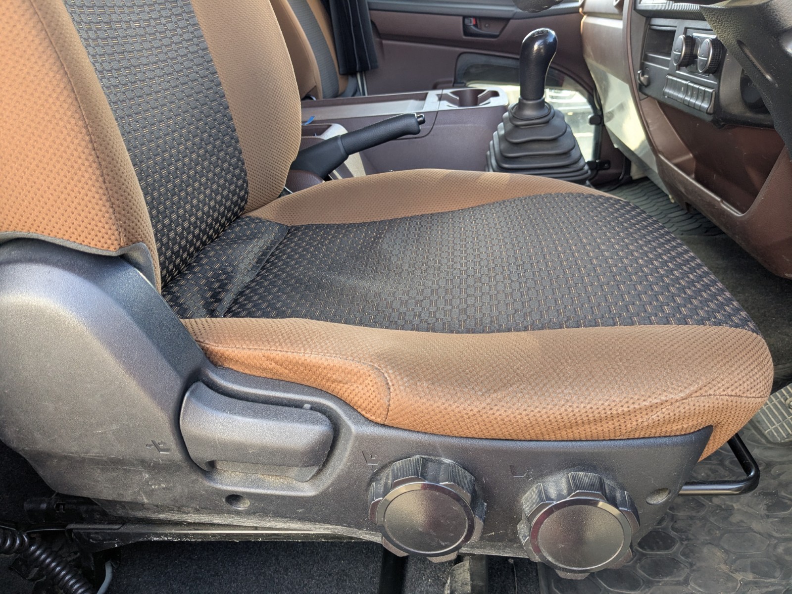 vehicle_image_20251215091339Ii3v1Gmxp8.jpg