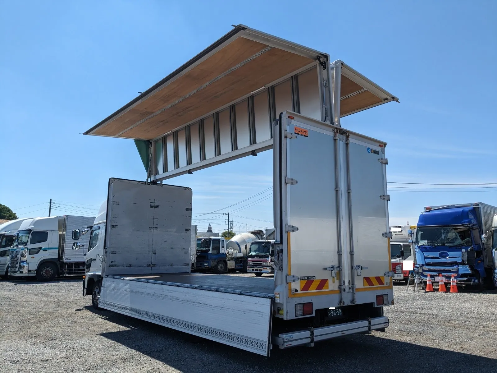 vehicle_image_20260619090820QCw9RYpZsZ.webp