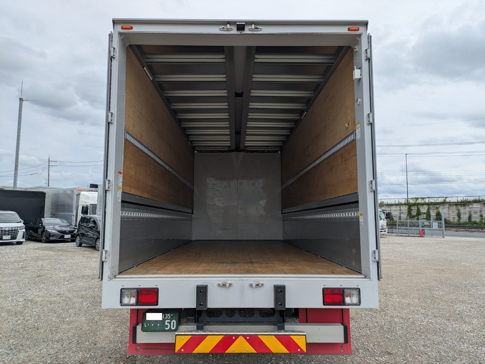 vehicle_image_202606100946092PmaWlCJVc.jpg