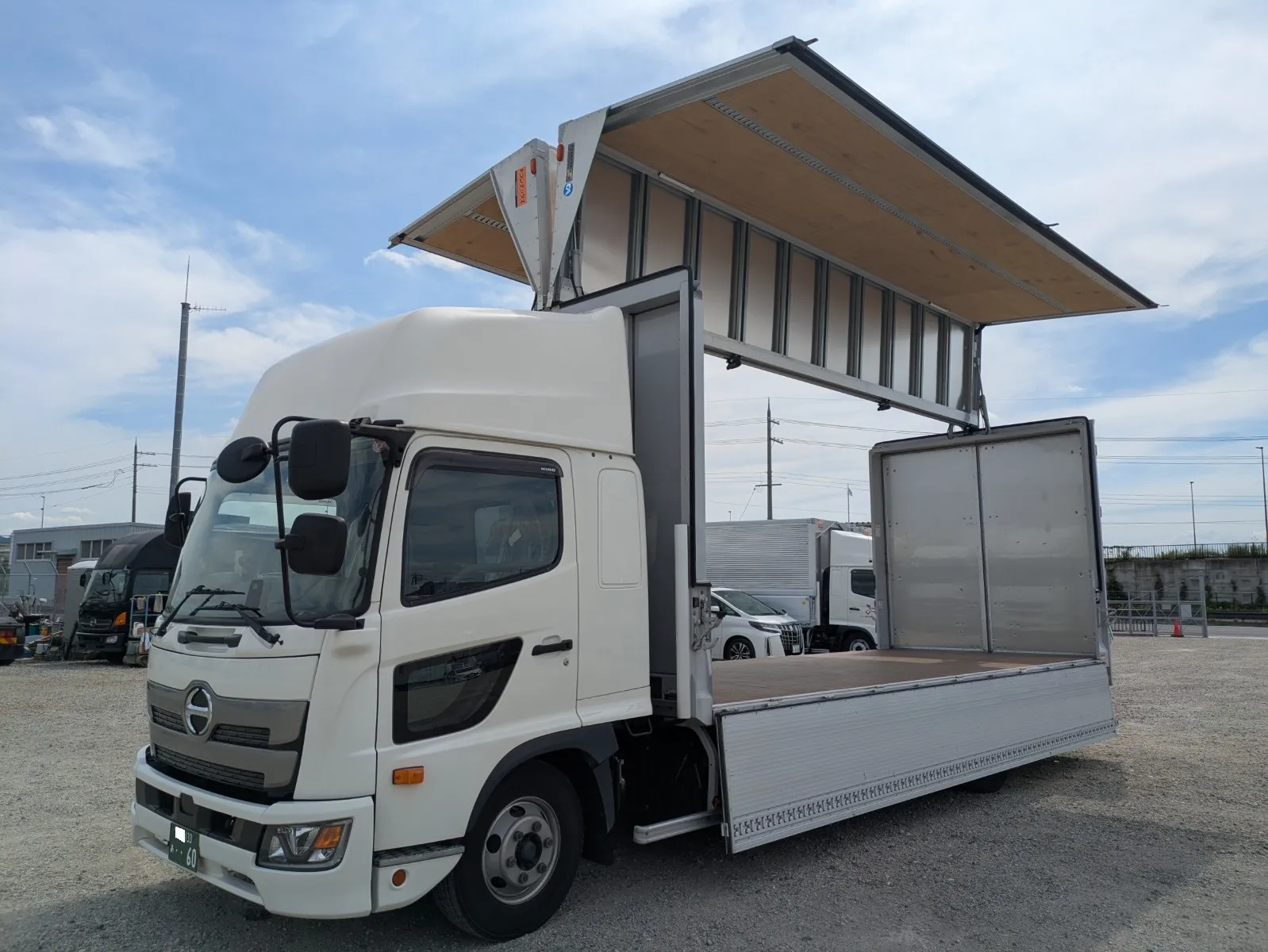 vehicle_image_202606230956156cqf5Ox3M6.webp