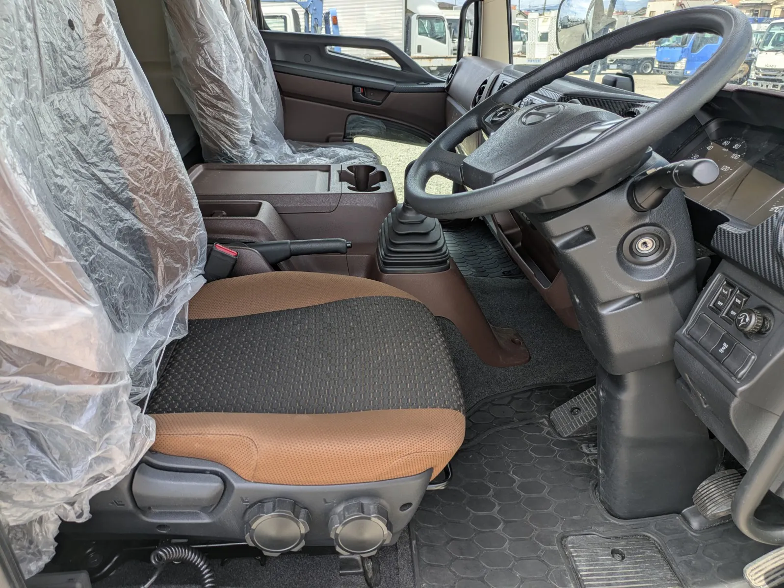 vehicle_image_20260623095616SolfkPeEdL.webp