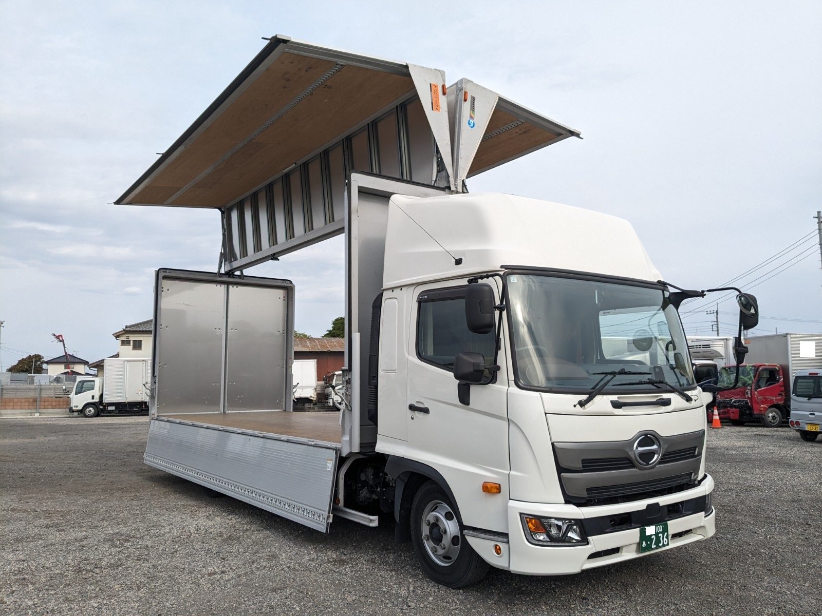 vehicle_image_20260501114116dQ26HwlmM8.jpg
