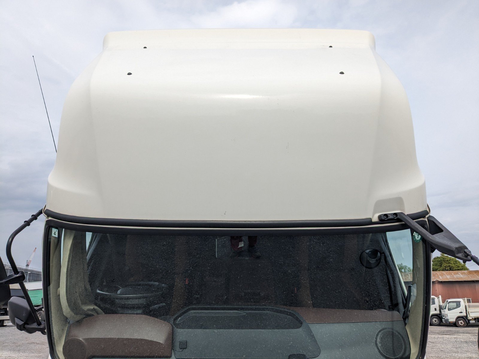 vehicle_image_20260501114116irjr8AogHa.jpg