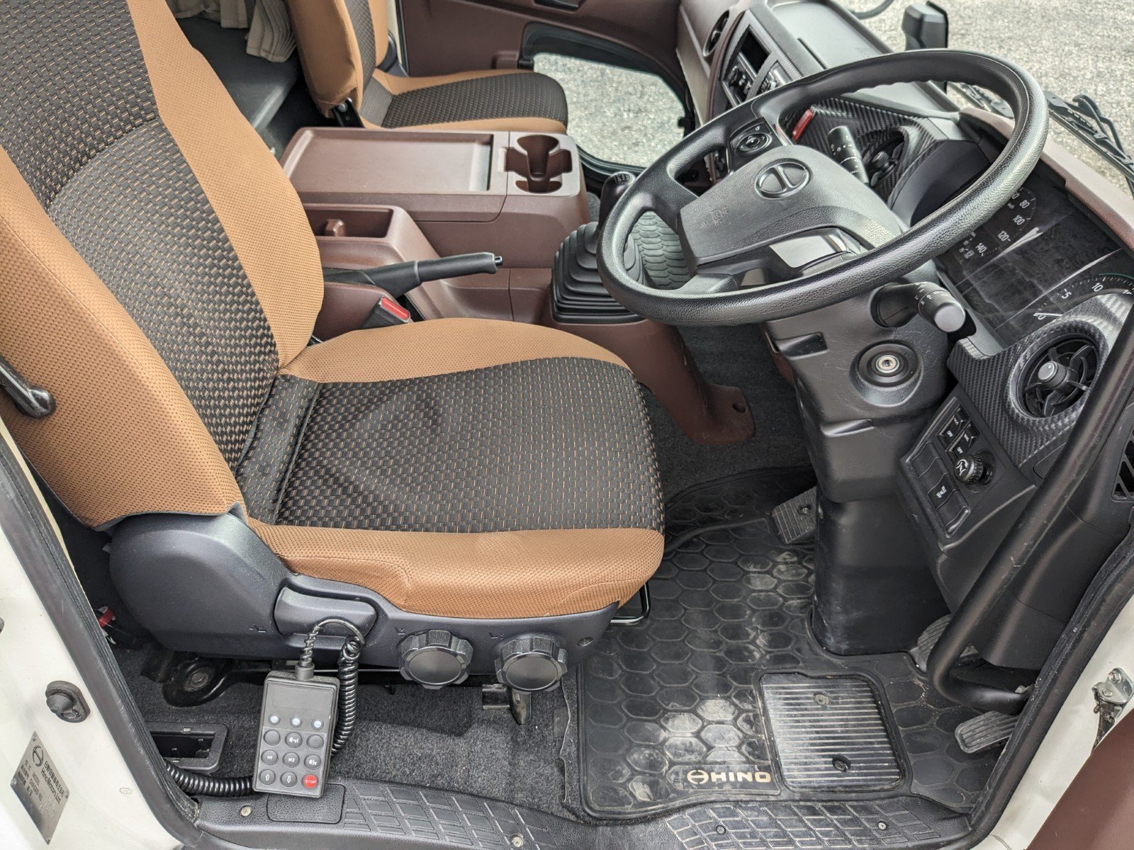 vehicle_image_20260501114116tSF29TXzLV.jpg