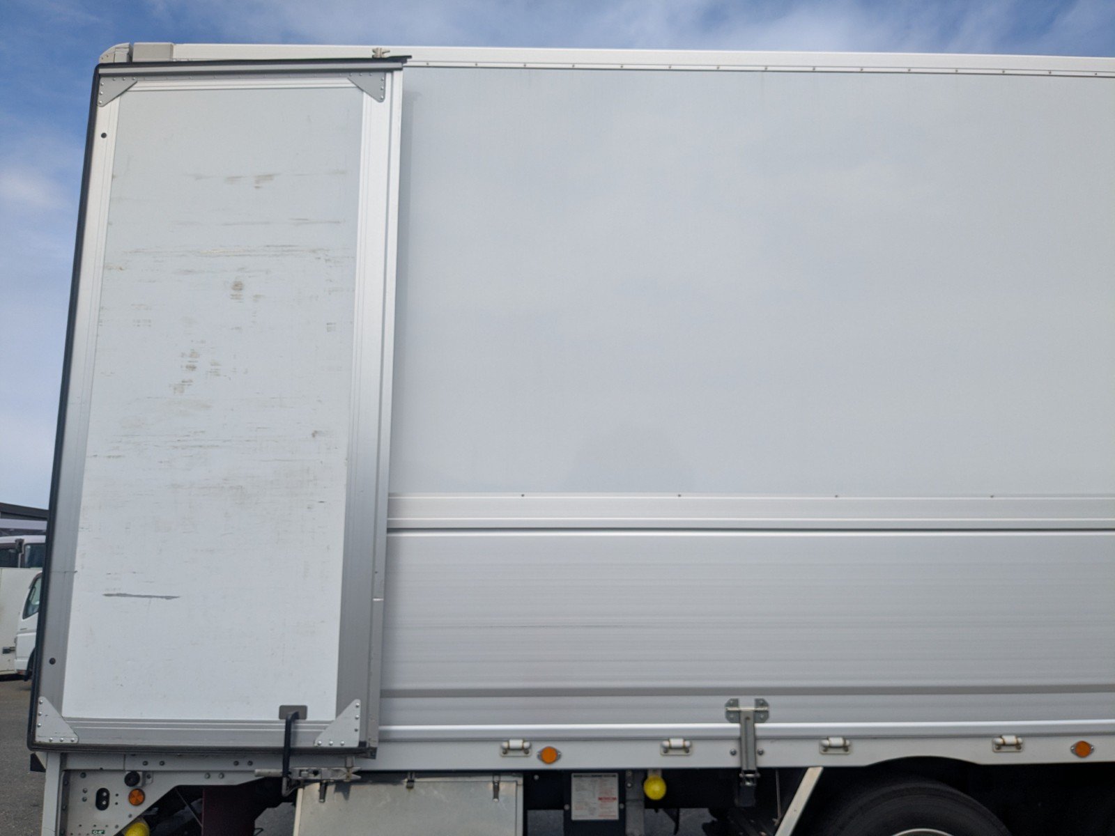 vehicle_image_20260529153406peZtgaTltZ.jpg