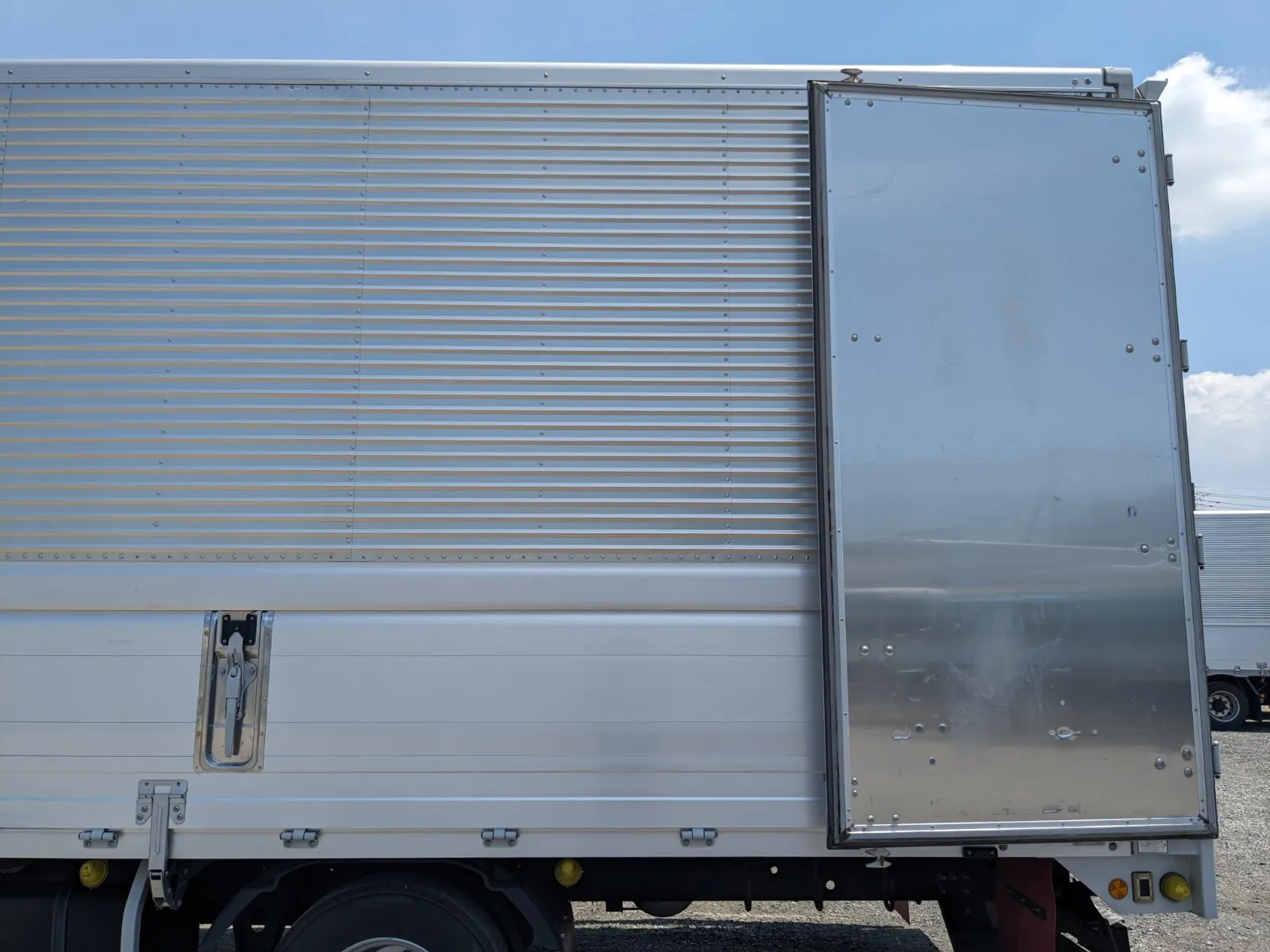 vehicle_image_202607270936489Jn77MGXbl.webp