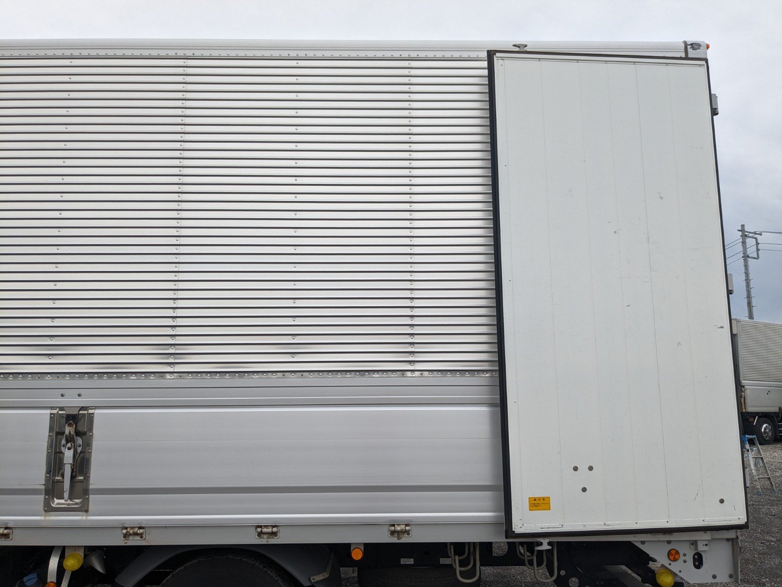 vehicle_image_20260612112103qwsb4j5rLC.jpg