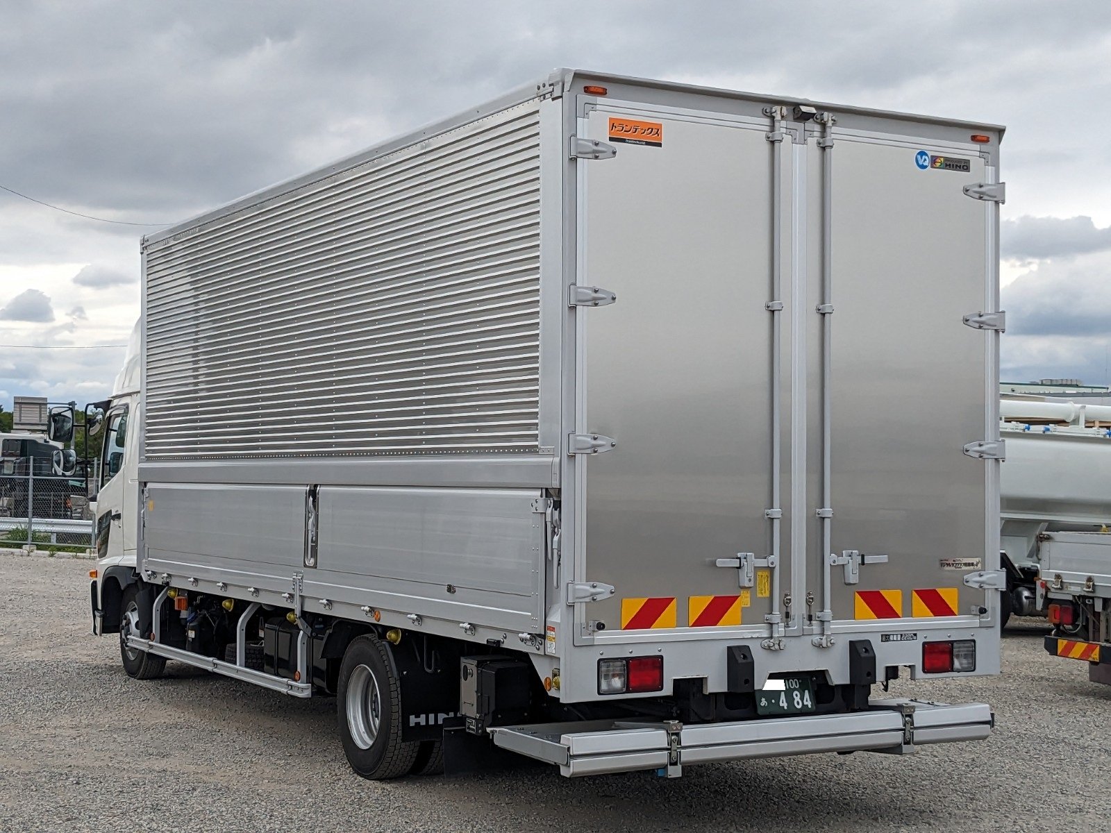 vehicle_image_20260529135227WYToRXn4RD.jpg