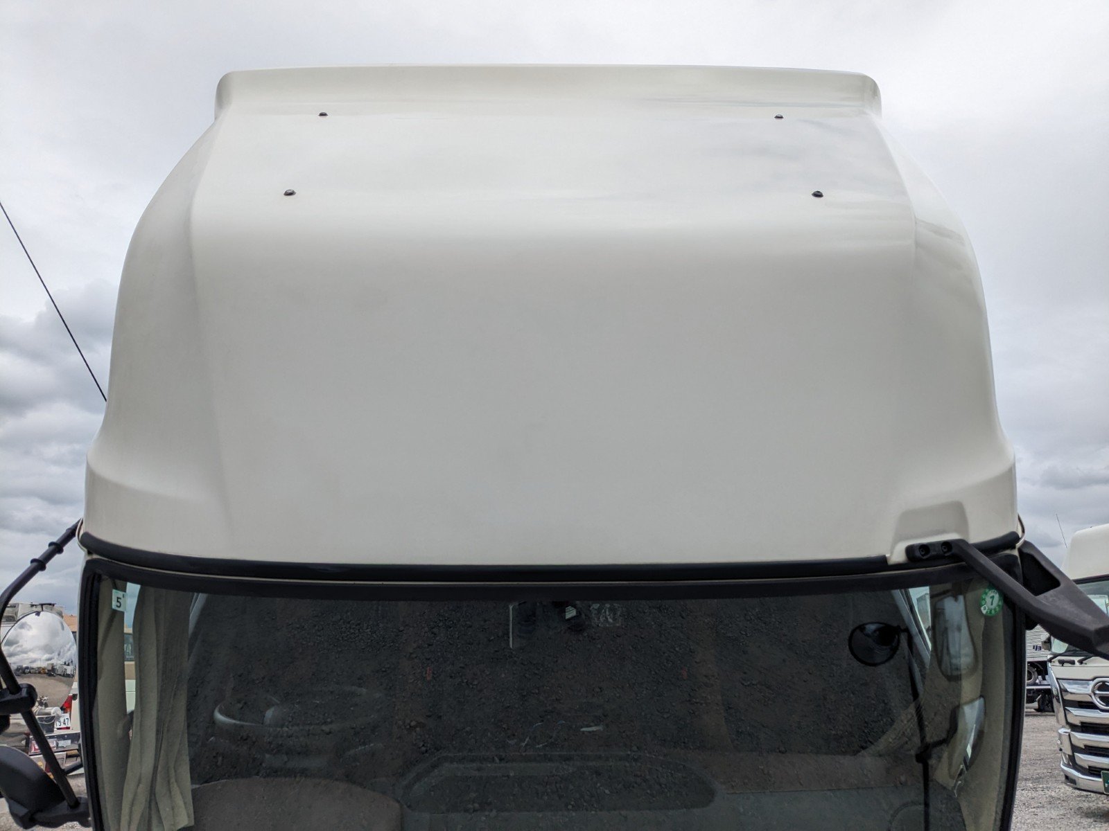 vehicle_image_20260529135227vzGWgNuT8m.jpg