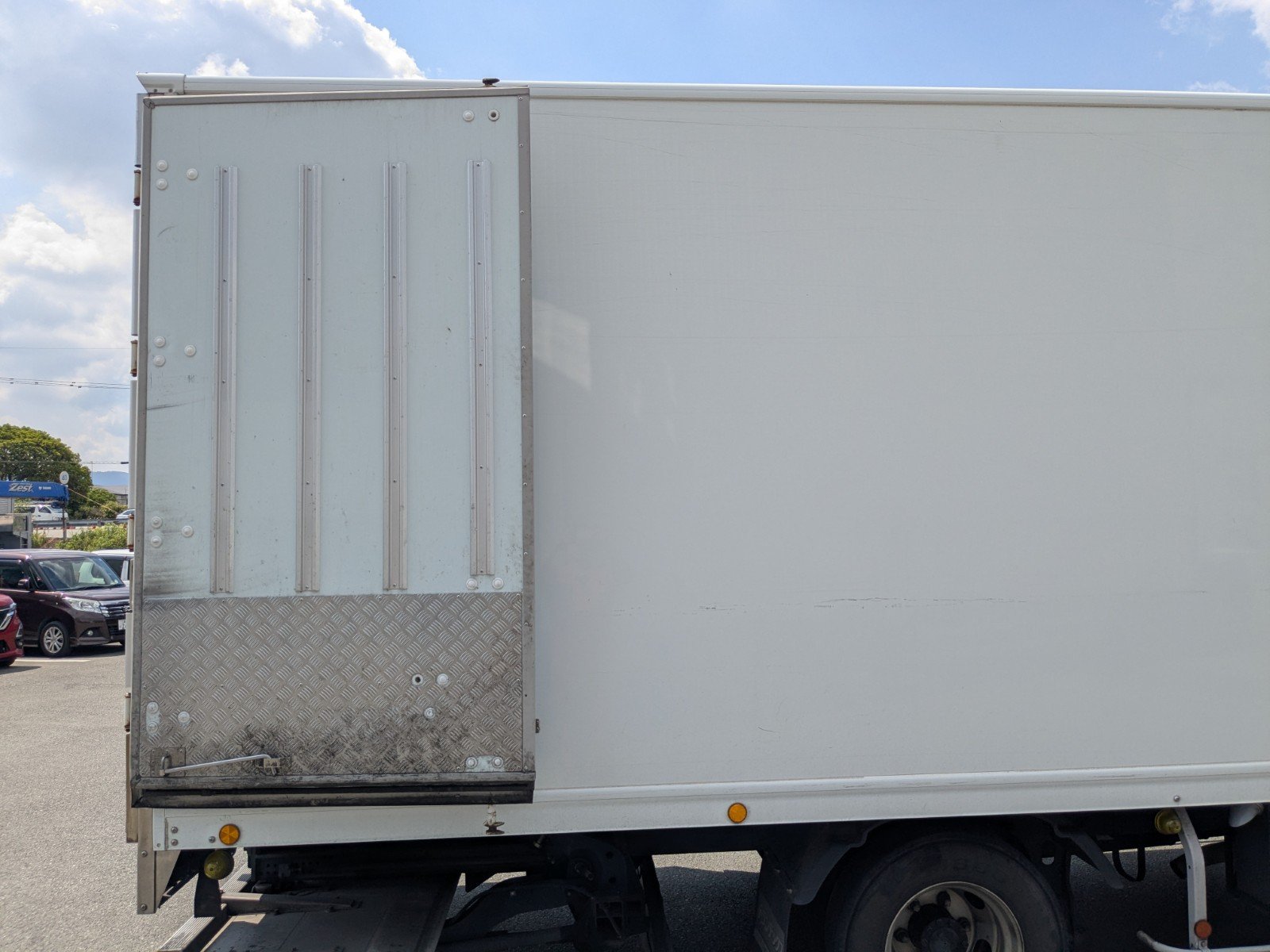 vehicle_image_20260601102356C1meCYoEcJ.jpg