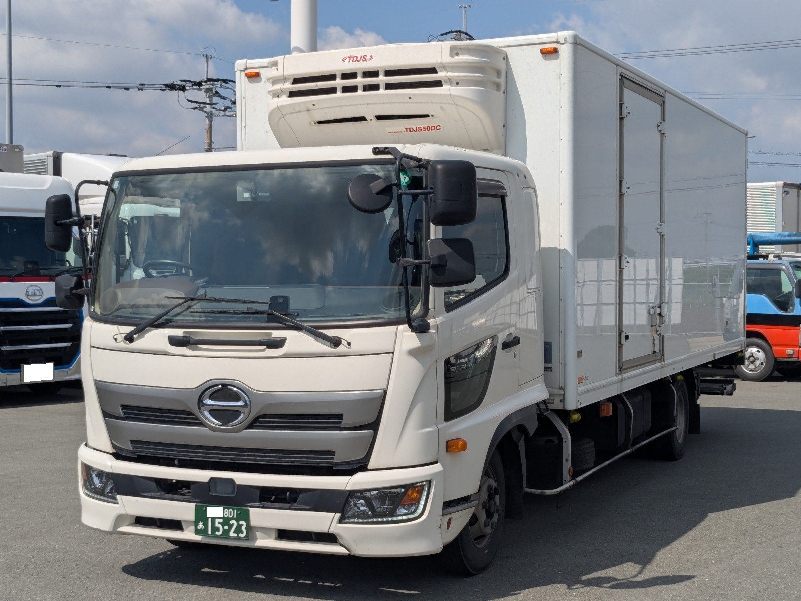 vehicle_image_20260601102356HqR8D6KBBU.jpg