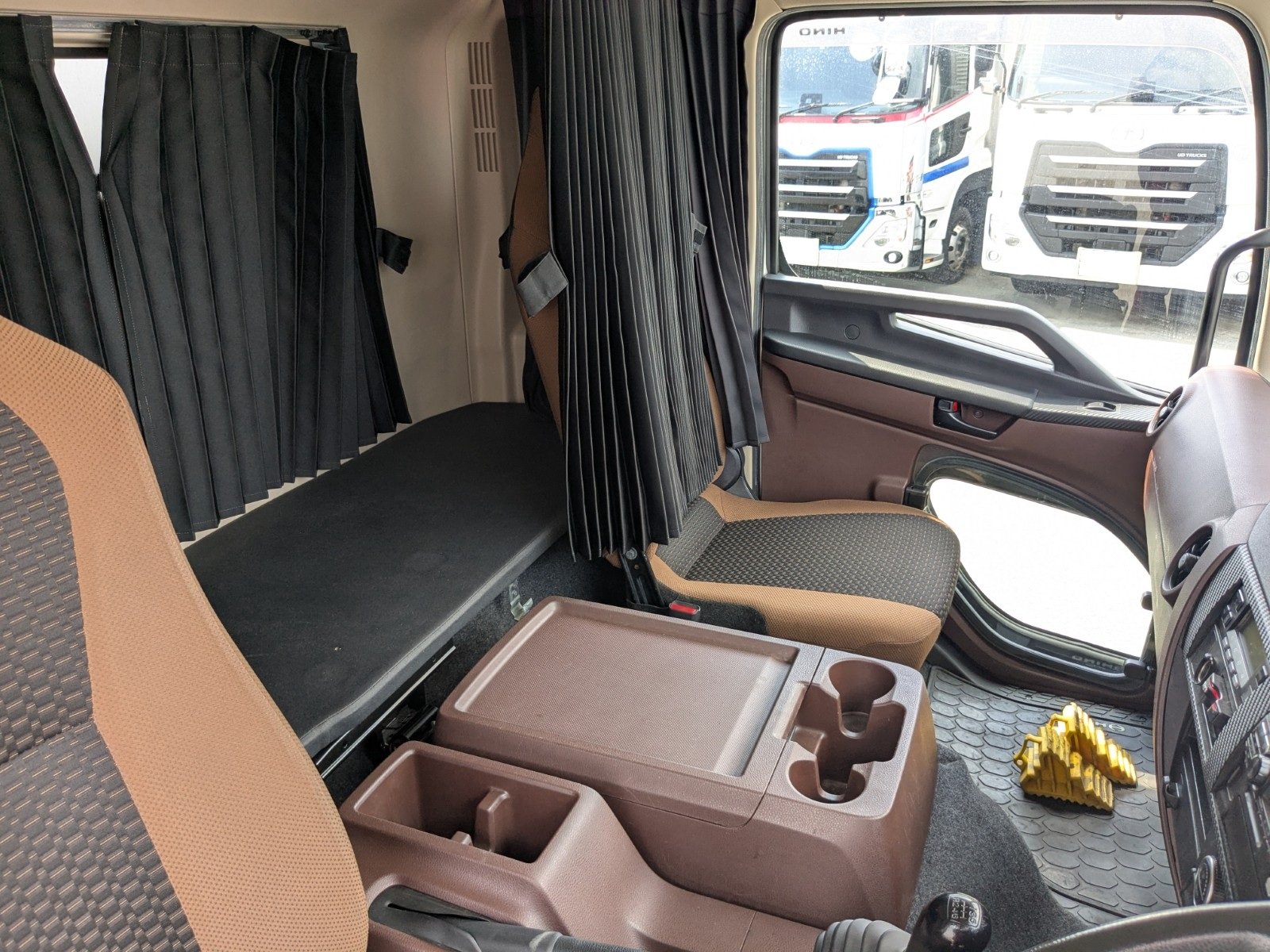 vehicle_image_20260601102356bQBlPDisCe.jpg