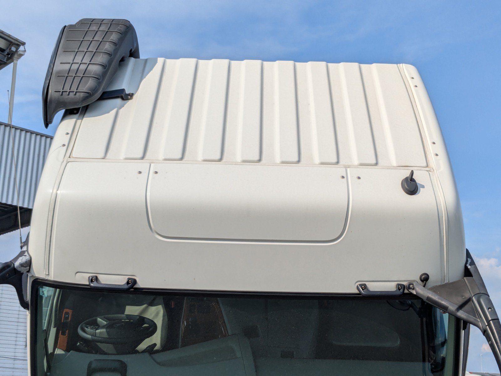 vehicle_image_20260615093128NkYxW6FfS2.jpg