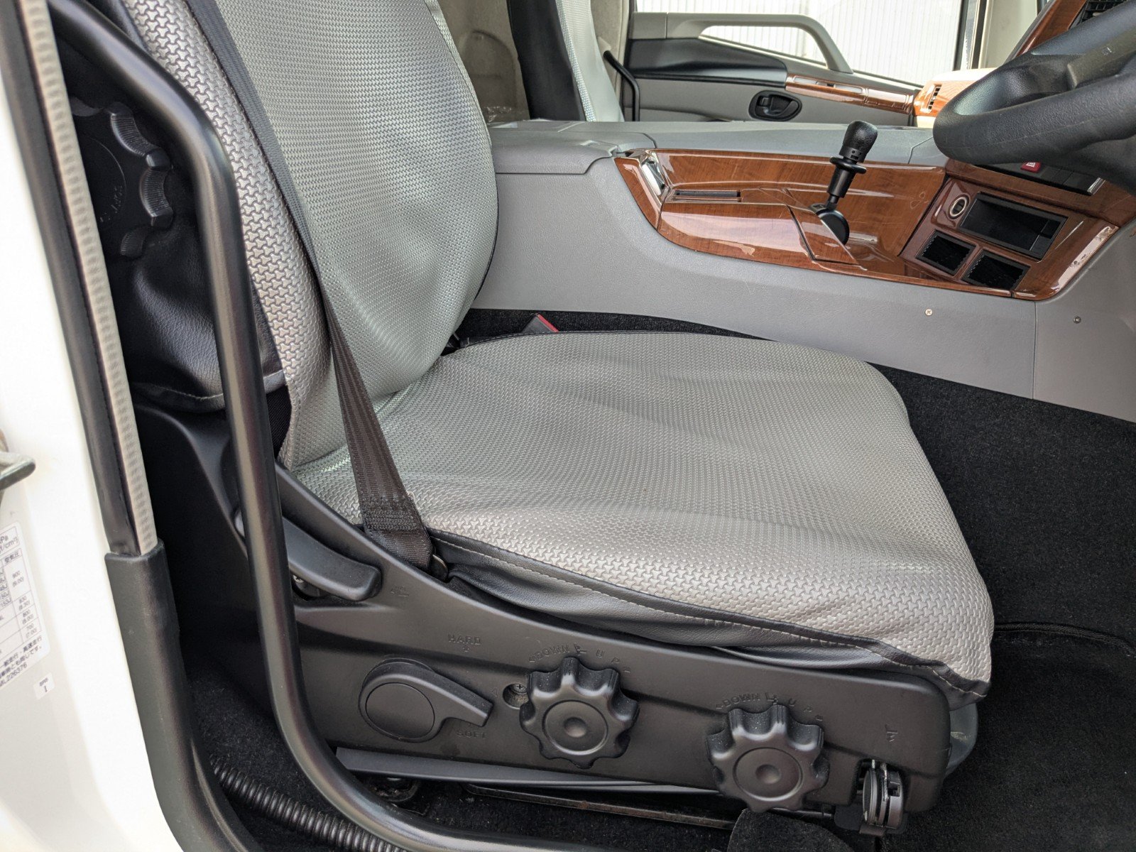 vehicle_image_20260615093128YdC724ZCon.jpg