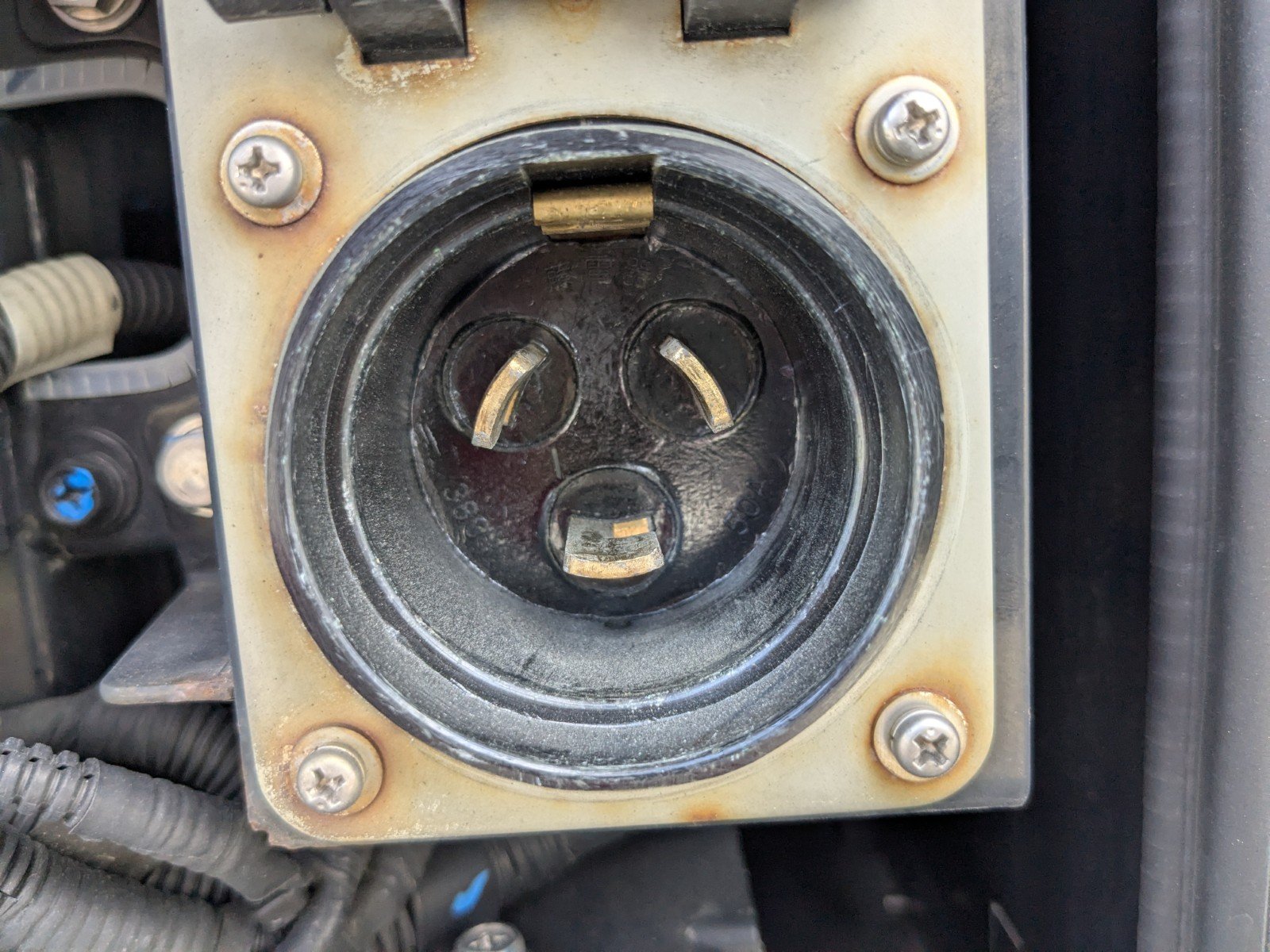 vehicle_image_20260527135036cWlnMy9kS2.jpg