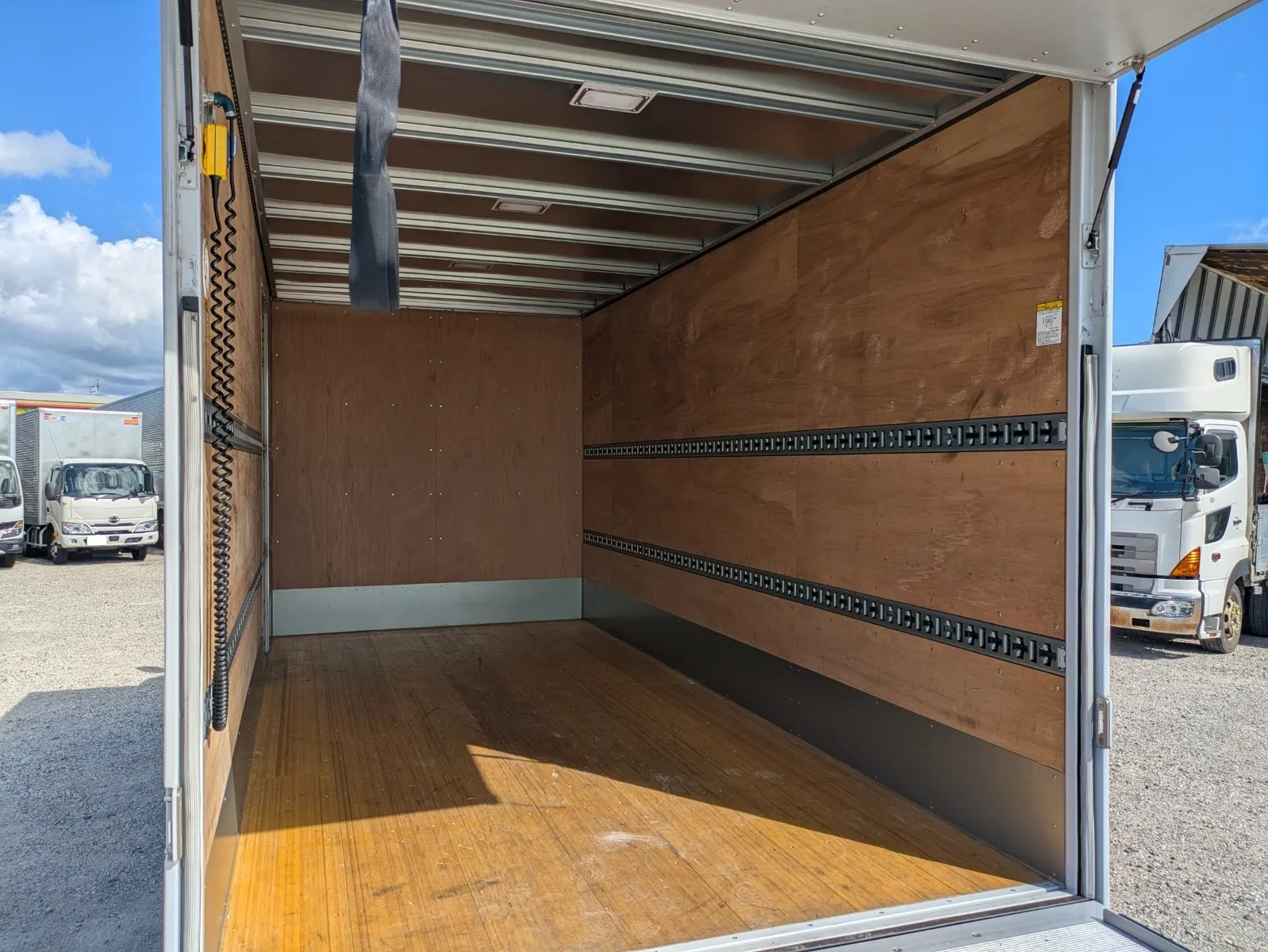 vehicle_image_20260807092253t7ZSLGbhKZ.webp