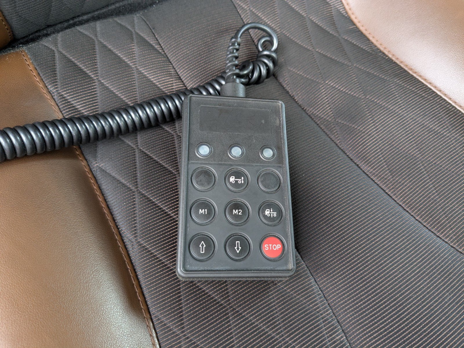 vehicle_image_20260527141344EZXR6JkknV.jpg