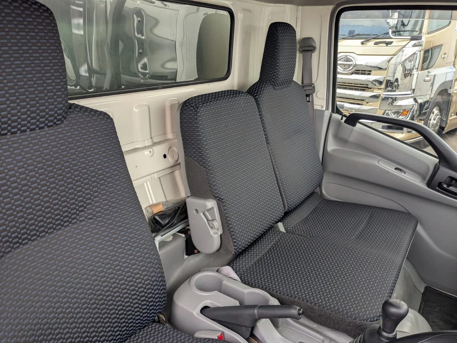 vehicle_image_20260708151427NgAUULtBnI.webp