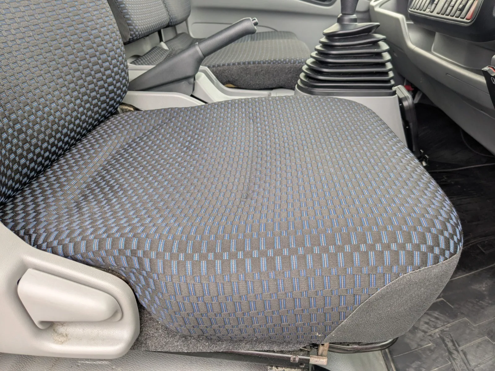 vehicle_image_20260708151427iBXlqjrhBw.webp