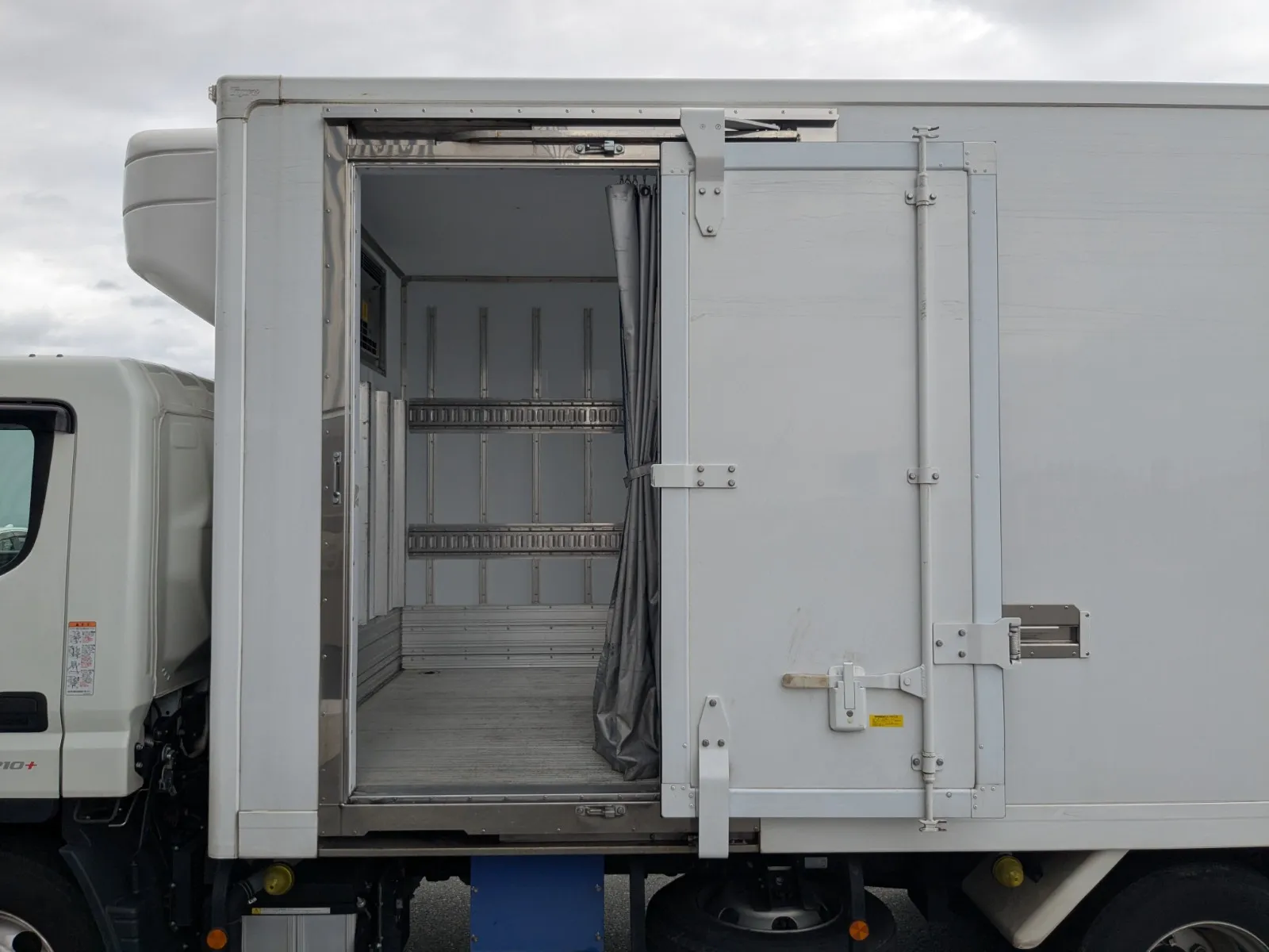 vehicle_image_20260708165351VwYkSQvhJq.webp
