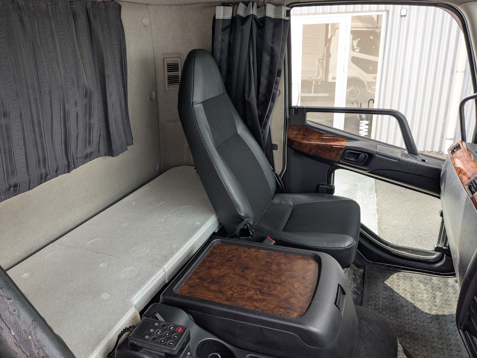 vehicle_image_20260310191152EfNAuWn7yw.jpg