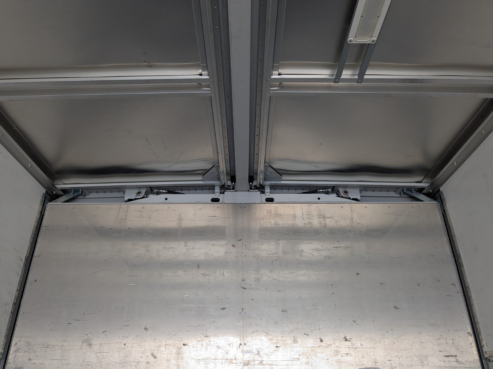 vehicle_image_20260310191152jcyJtVWLDT.jpg