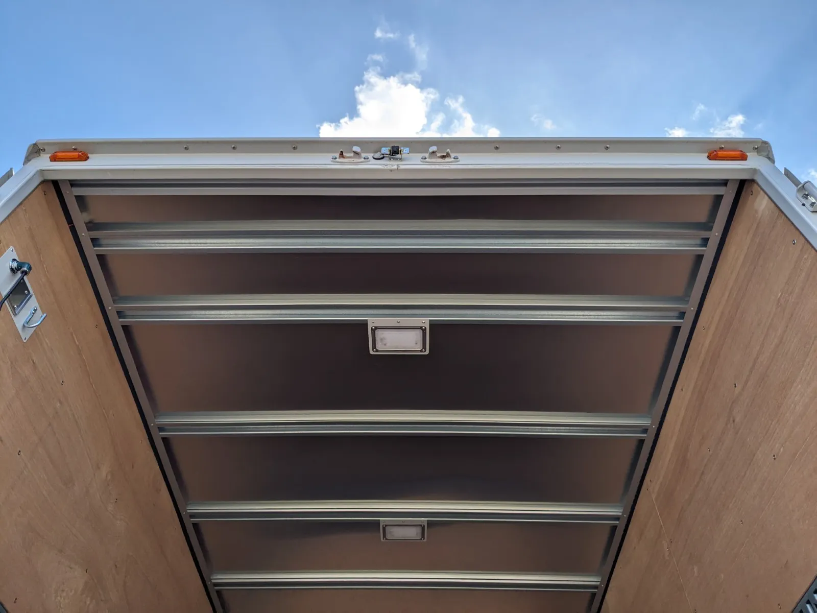 vehicle_image_20260810095416H8dWll8wg5.webp