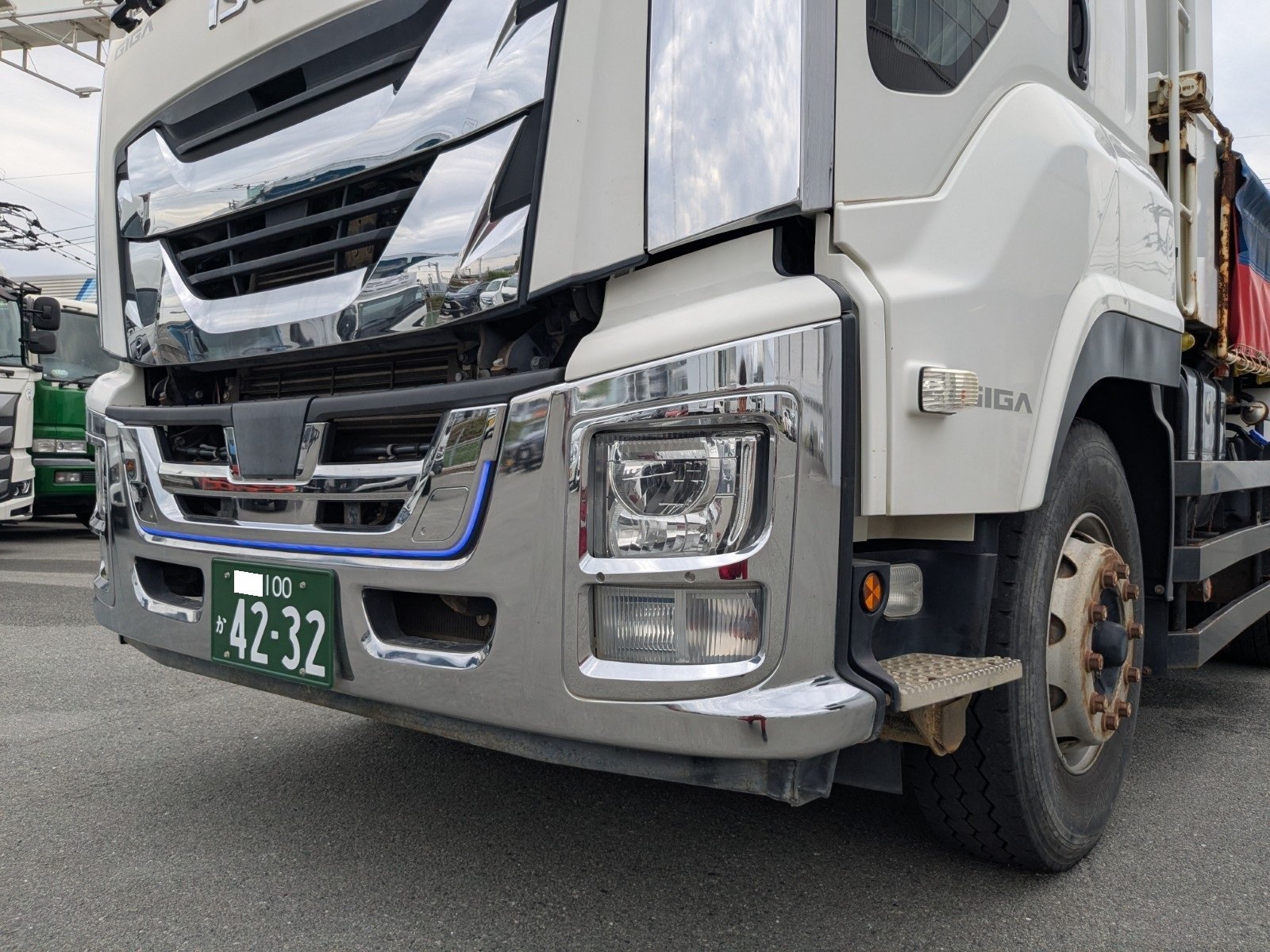 vehicle_image_20260420181400lVwEdtn1uJ.jpg