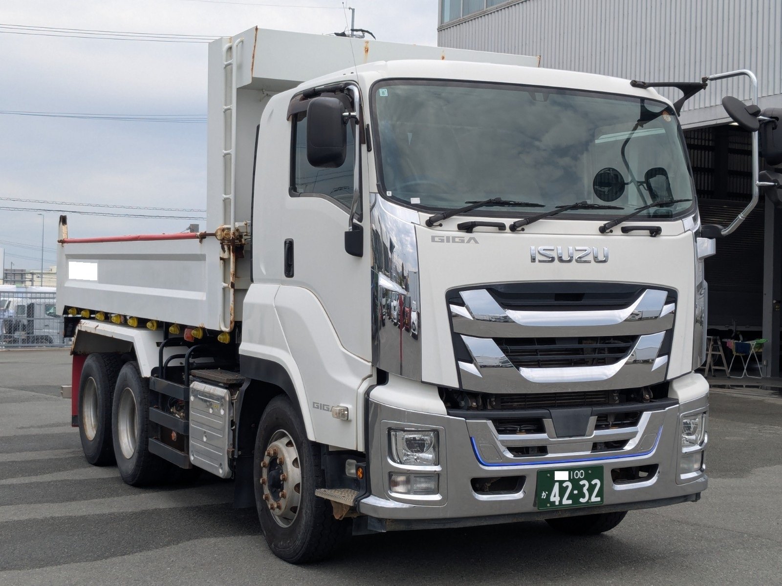 vehicle_image_20260420181400rj8AWycARC.jpg