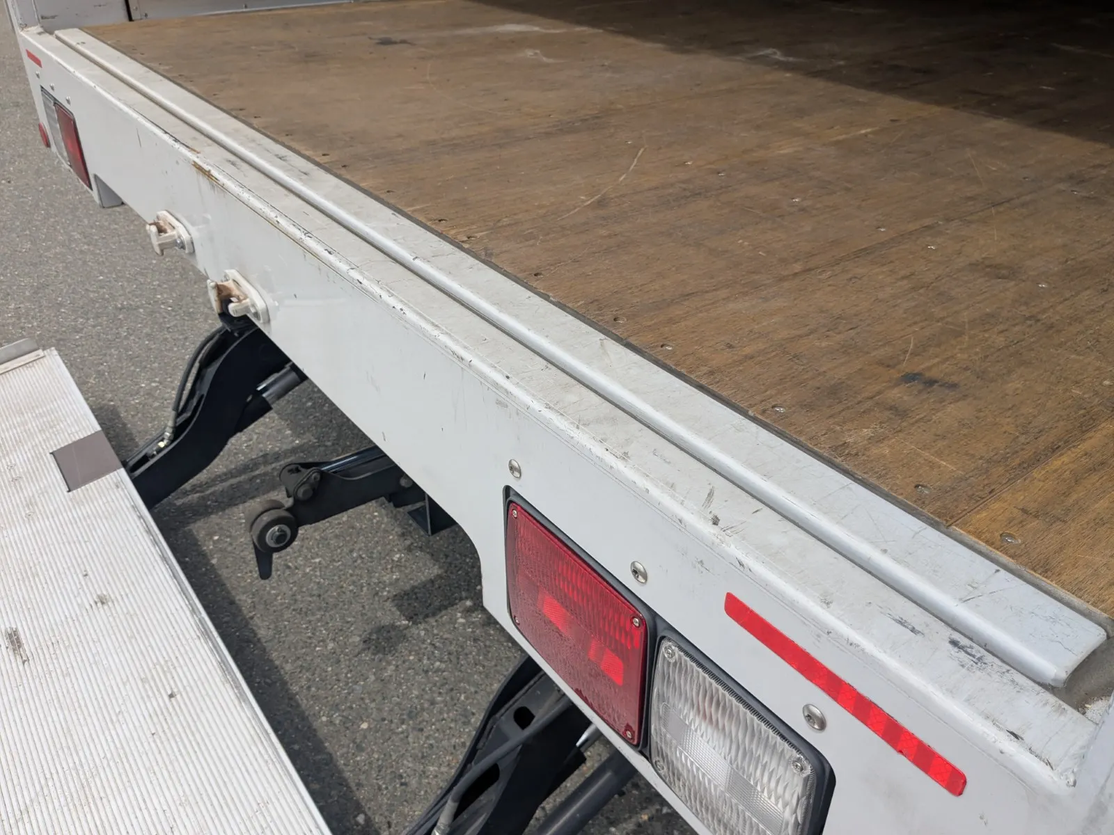 vehicle_image_202606191448044RSOb8cLED.webp