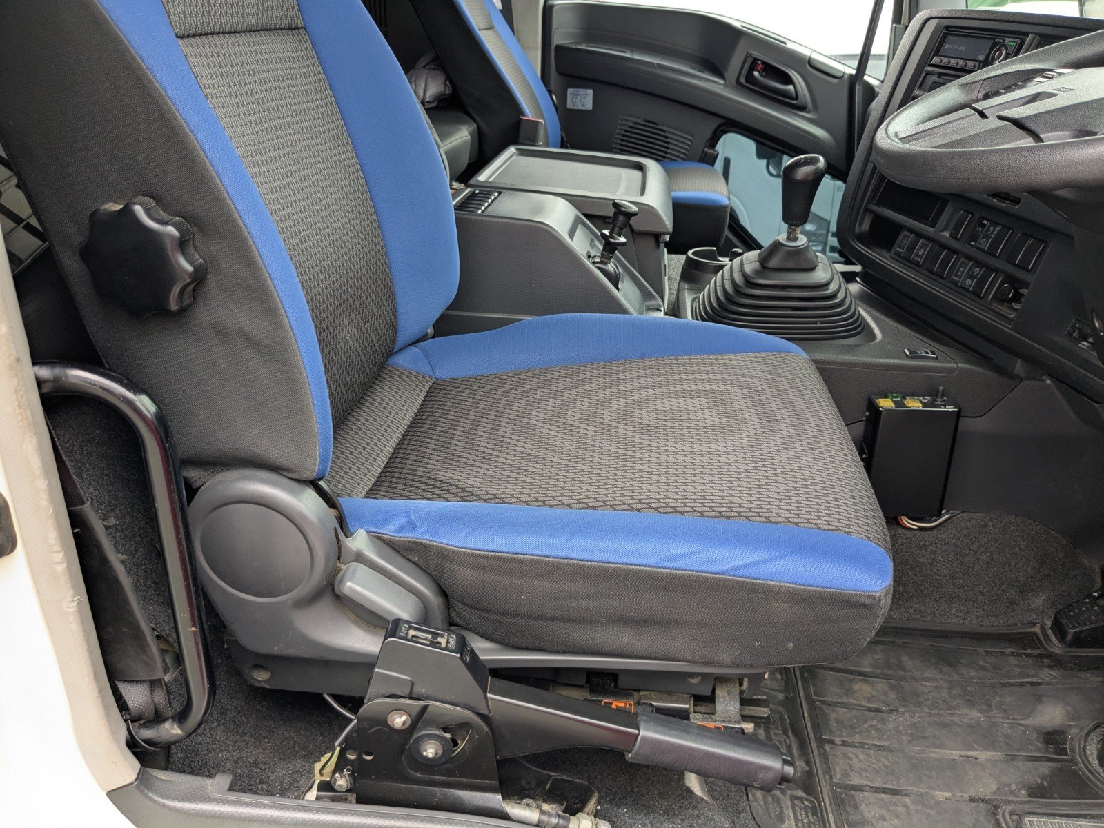 vehicle_image_20260420172707AJIw22G48z.jpg