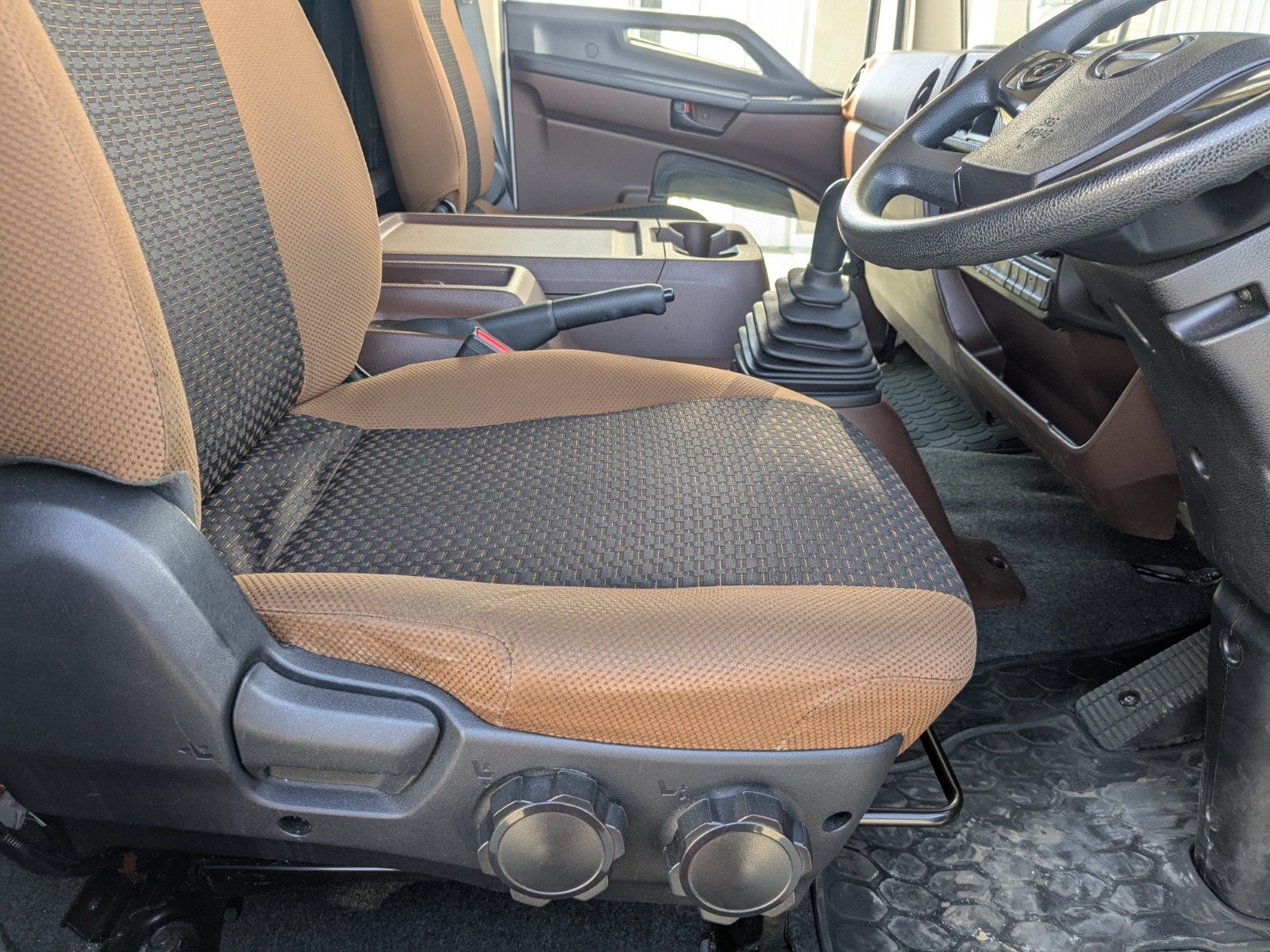 vehicle_image_202602021035077NNOw2AOi2.jpg