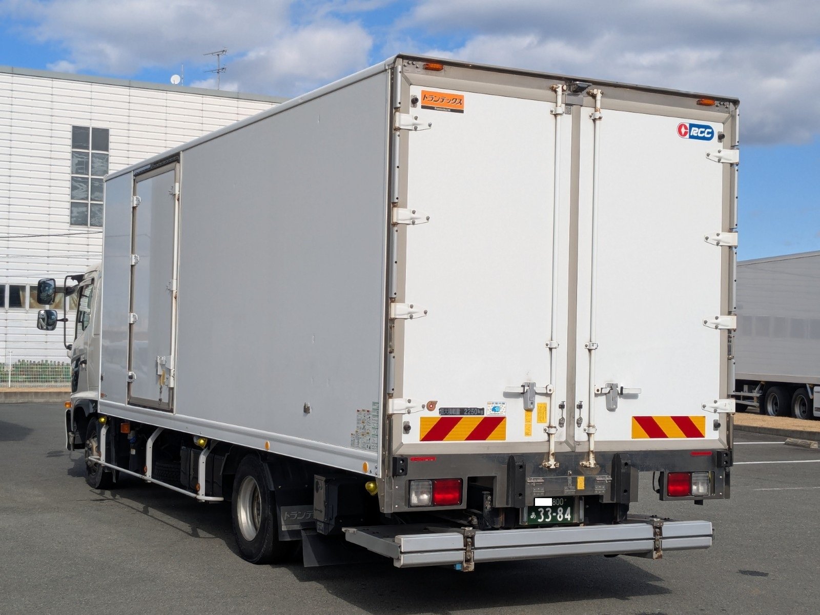 トラック販売・買取｜UJグループ（ウシトラ）