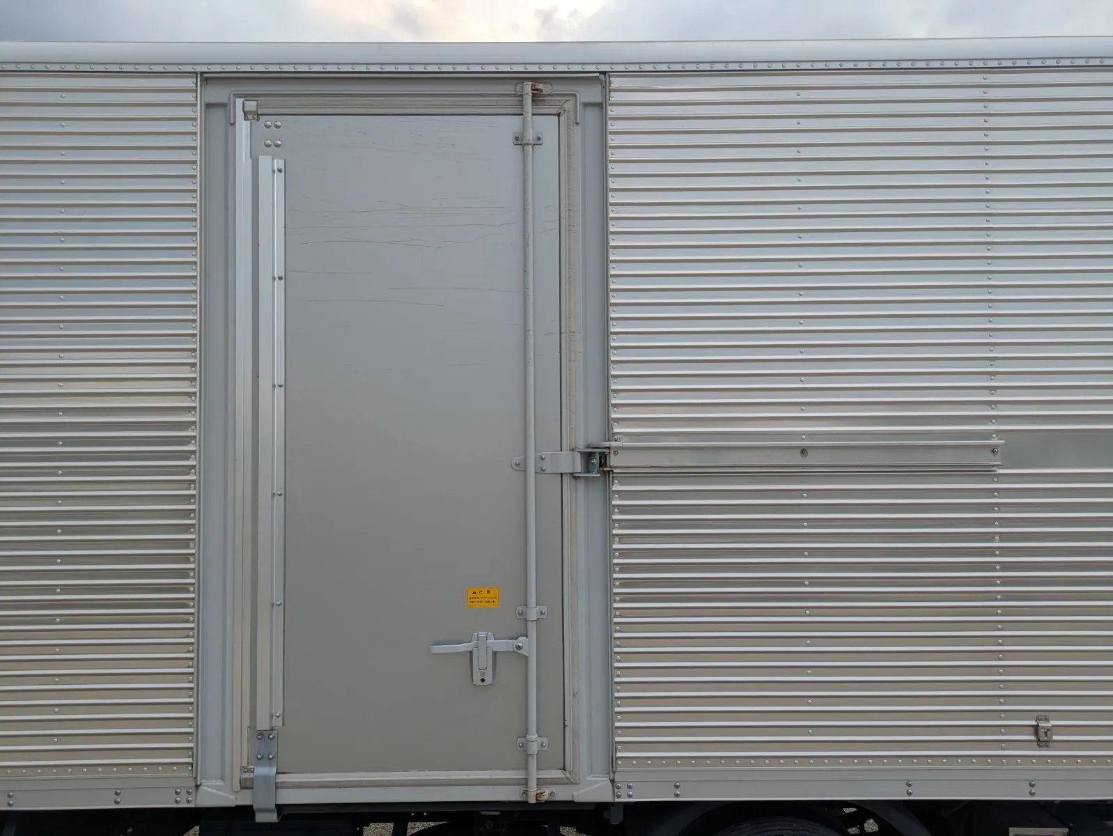 vehicle_image_20260804101932ZoN0XuxR5F.webp