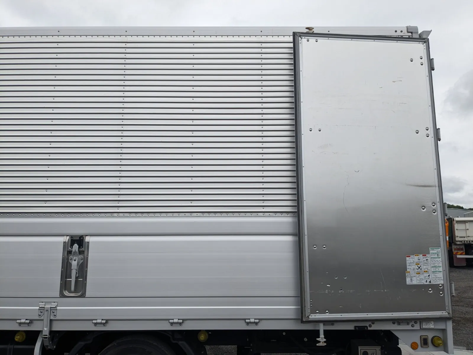 vehicle_image_20260706093658AKeZZeh4qx.webp