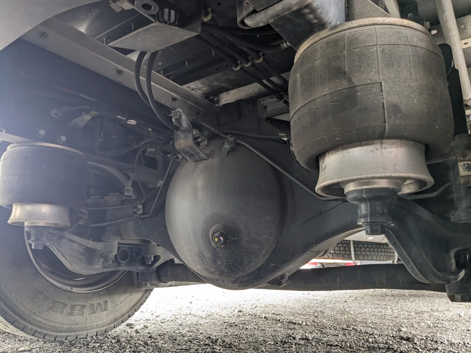 vehicle_image_20260706093701OhukYt7JqJ.webp