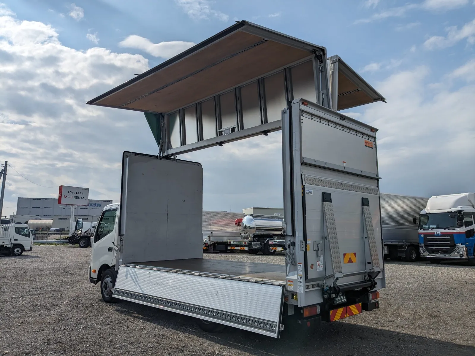 vehicle_image_20260704113545bDUzyyLBYH.webp