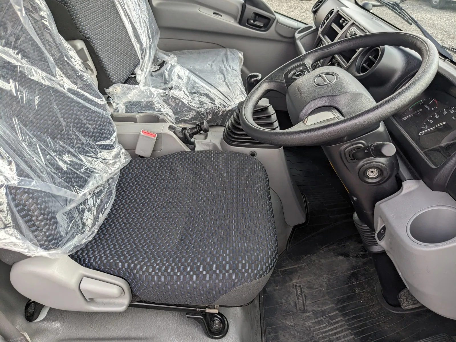 vehicle_image_20260704113545yEMCgLoNic.webp