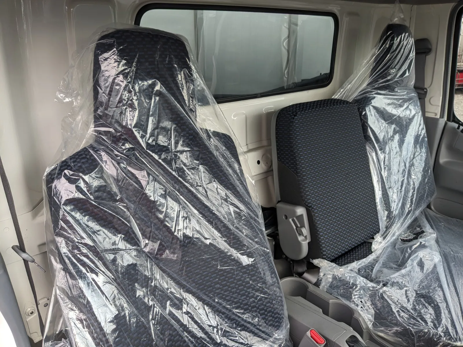 vehicle_image_20260704113546WQsdNkLf7E.webp