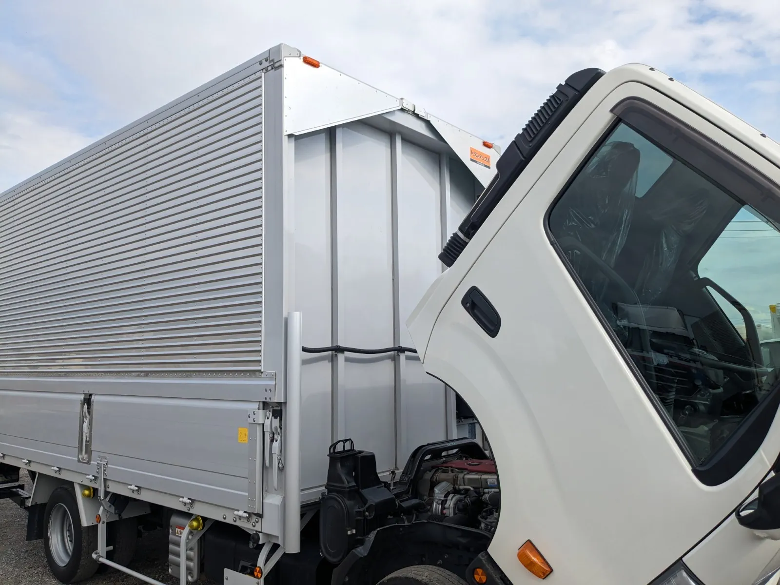 vehicle_image_202607041135494mKJFKsx4t.webp