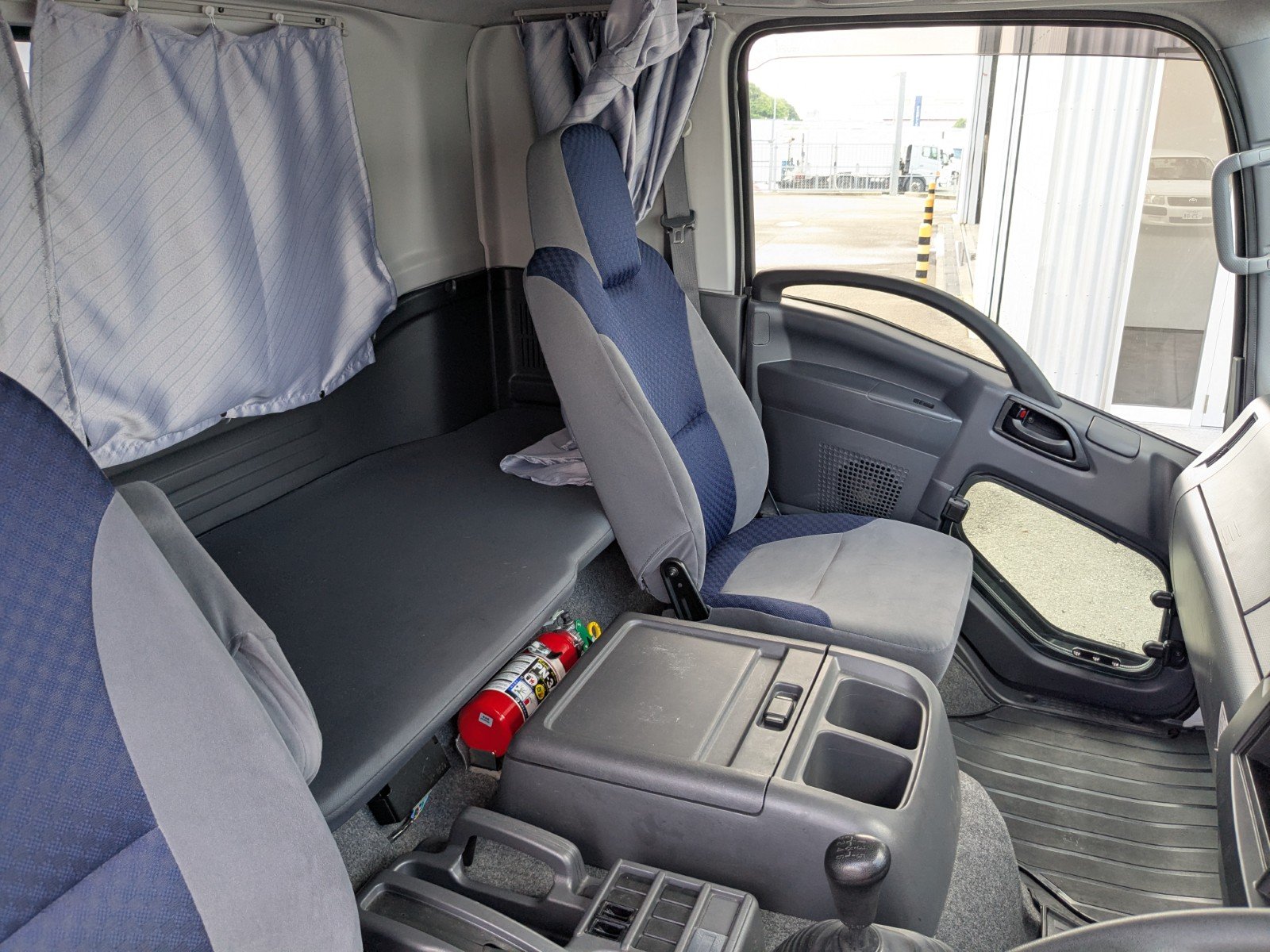 vehicle_image_20260601094439JeQYO9yig1.jpg