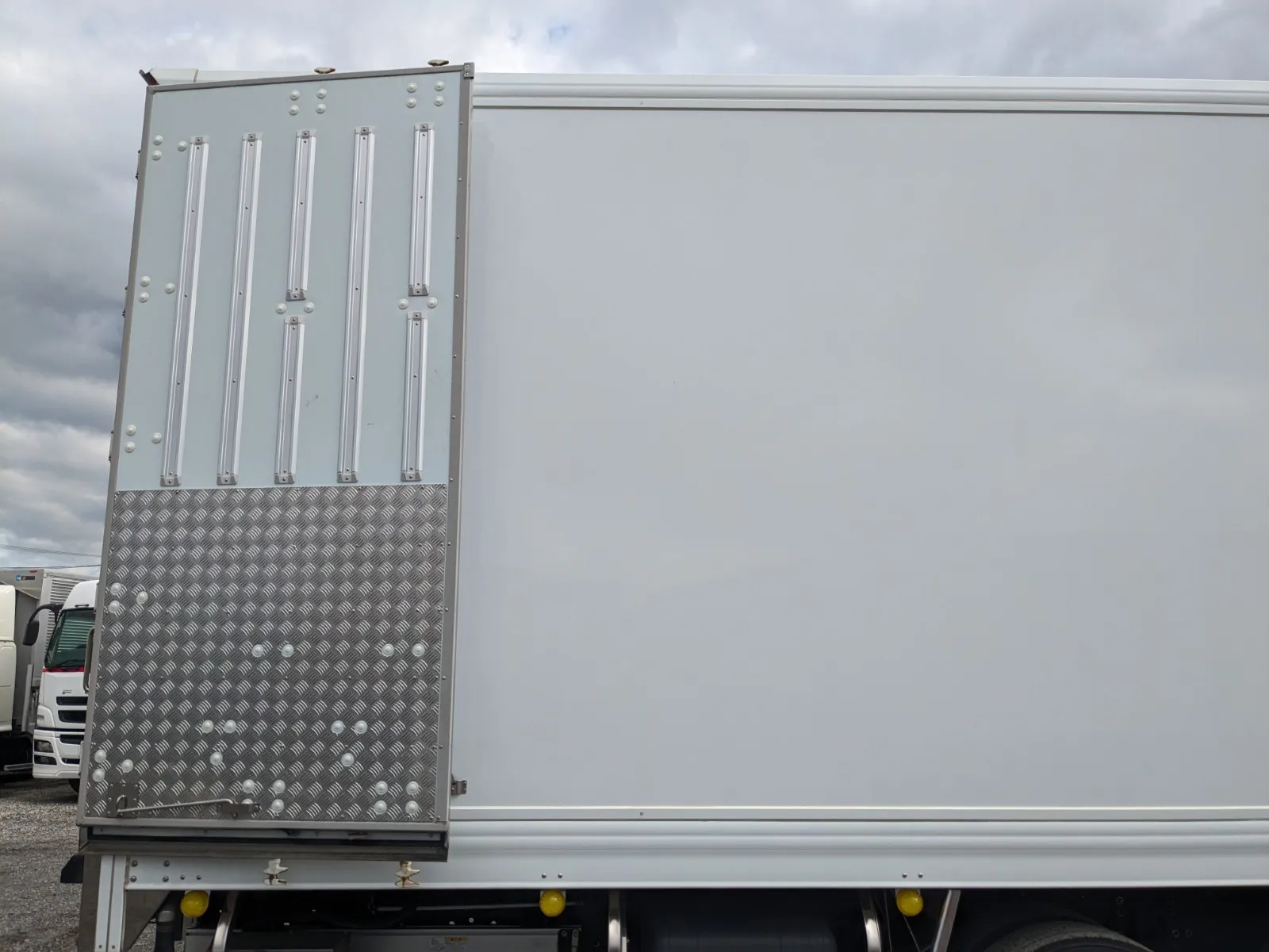 vehicle_image_20260723105627XOMWbmPfQA.webp