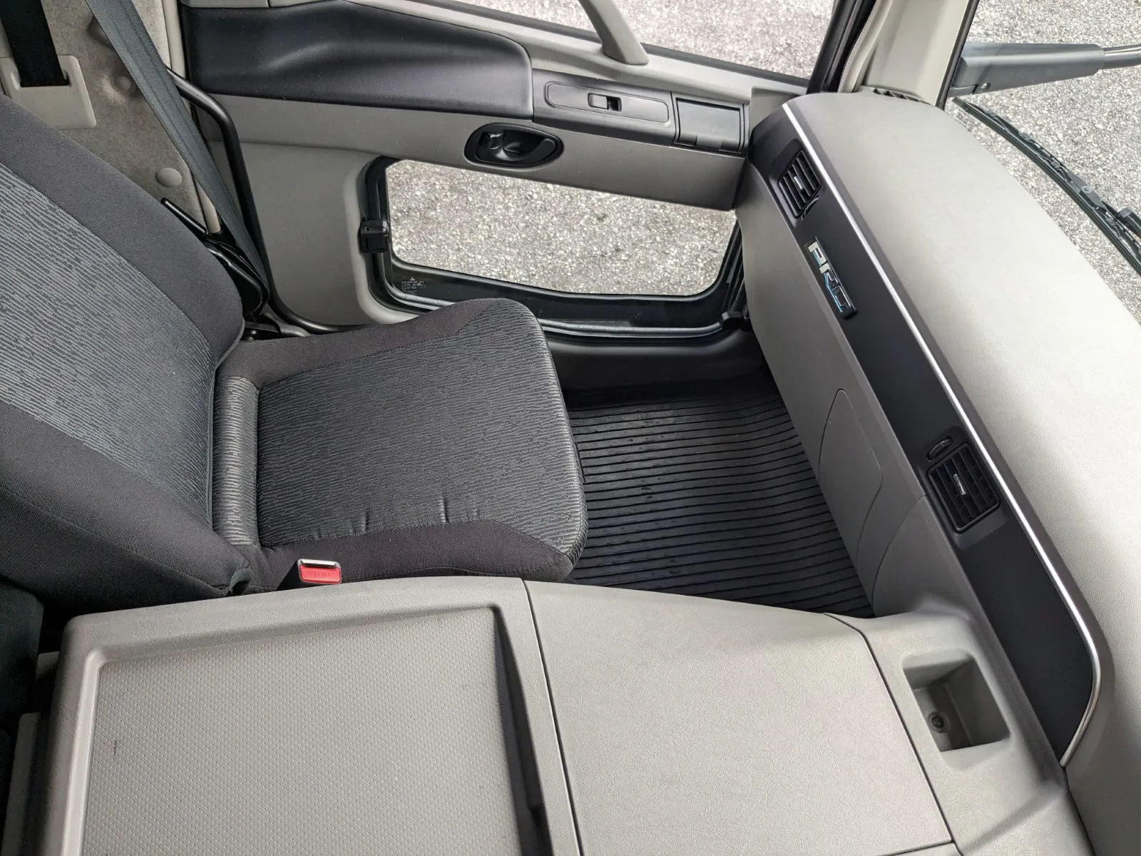 vehicle_image_20260723105630F6hWw2g1o5.webp