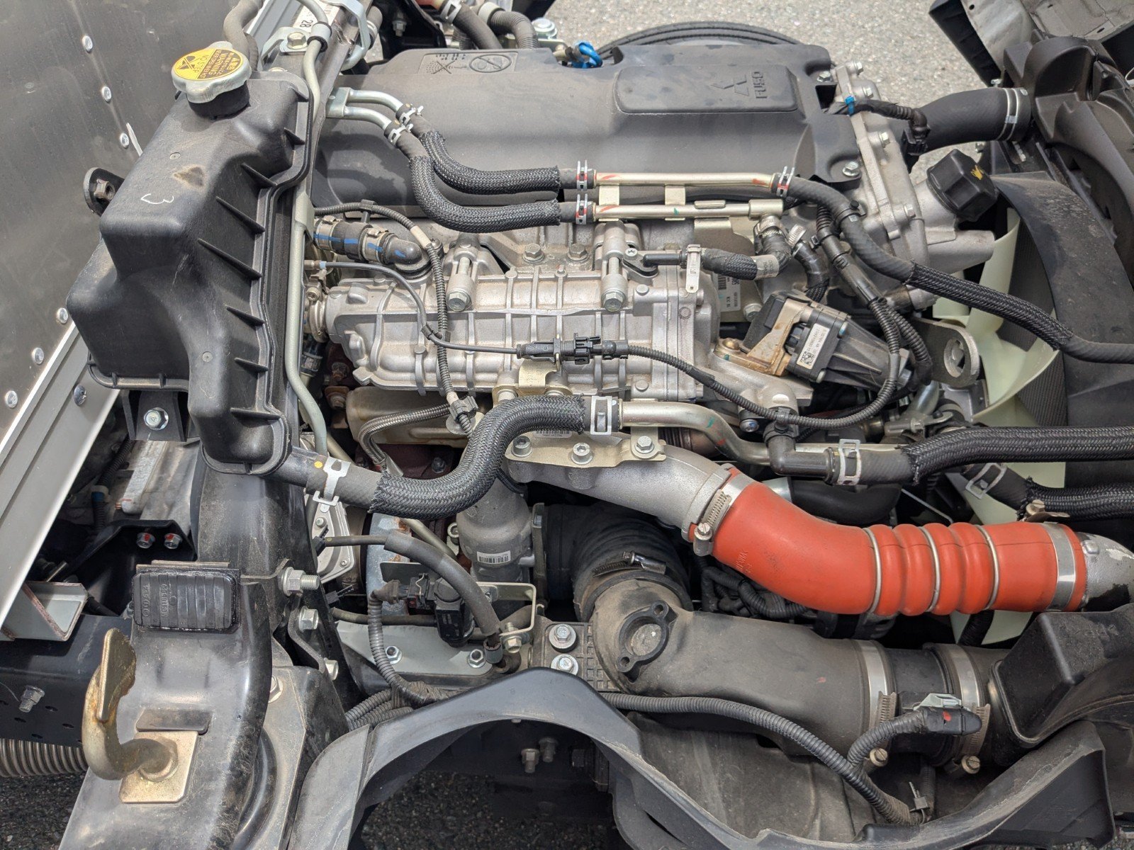vehicle_image_20260420183645rjW2p9wNWC.jpg