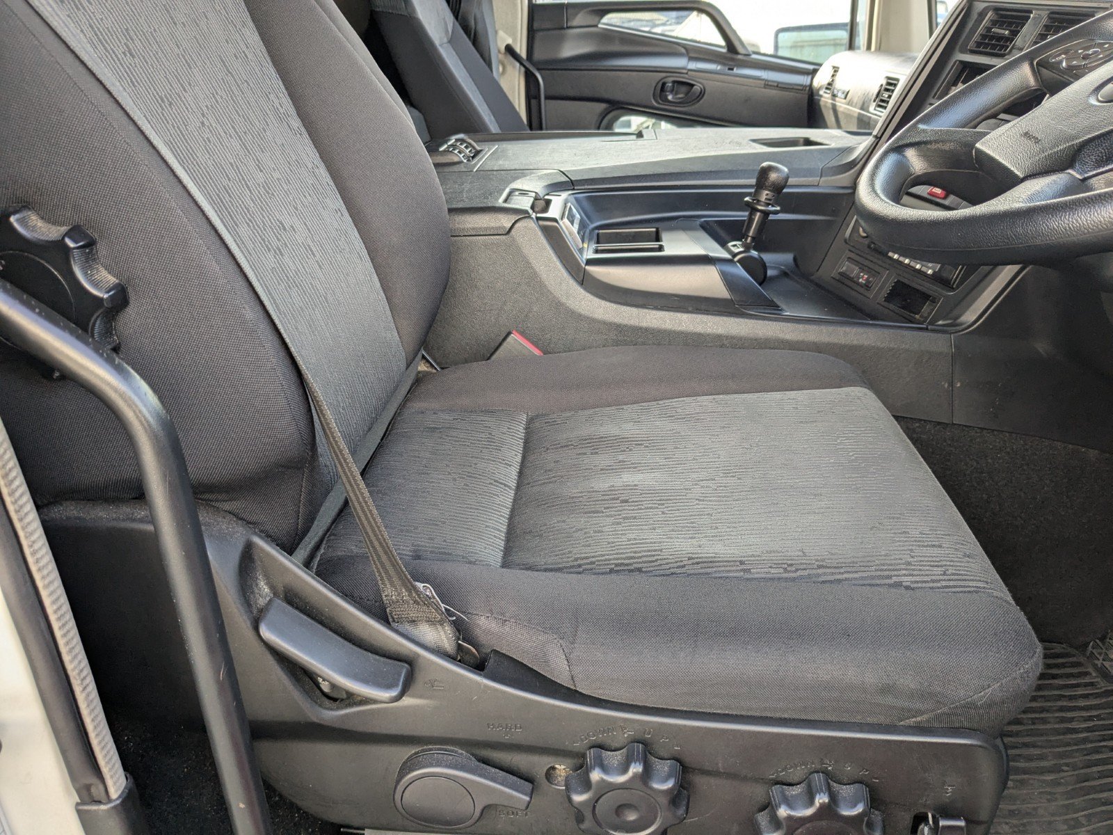 vehicle_image_20260129100445jNjg8ZS6fL.jpg