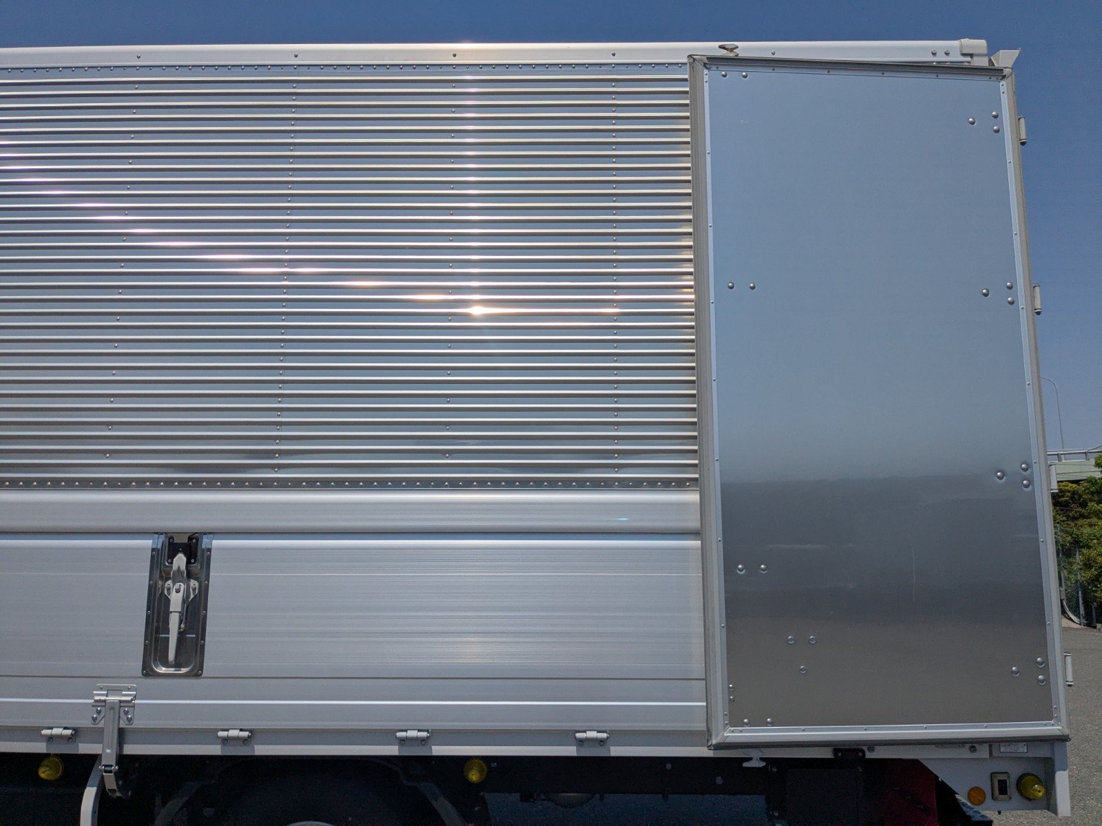 vehicle_image_20260519101111jRqeALBq2F.jpg