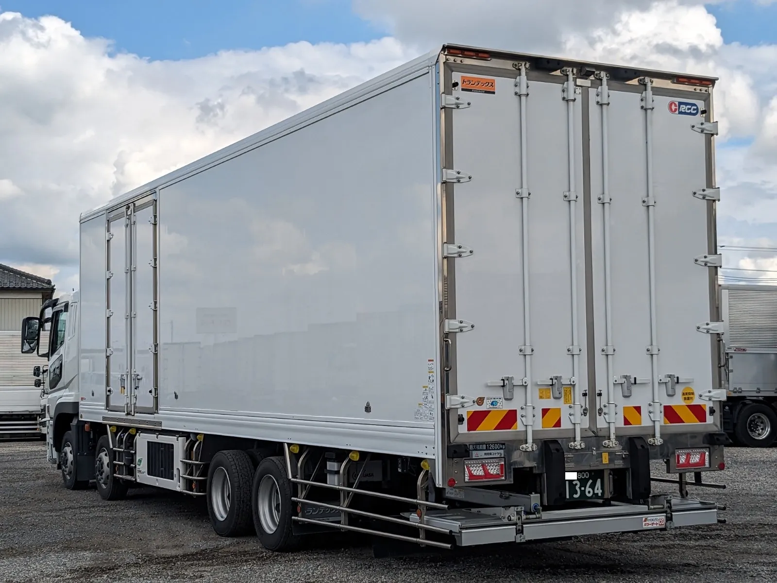 vehicle_image_20260630155809ClI6PReKSw.webp